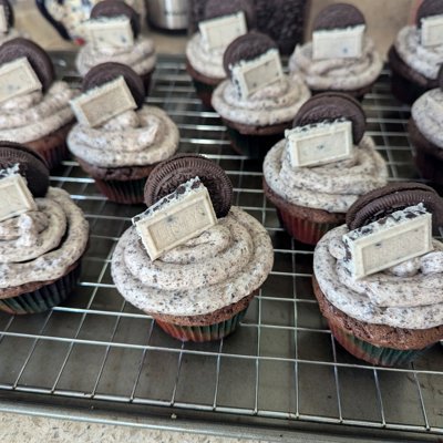 Assorted bakery treats 10